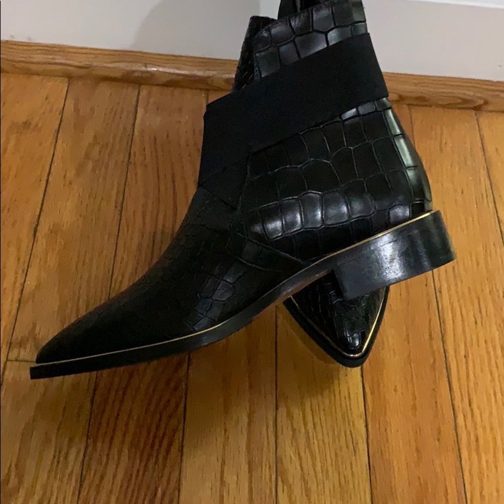 Valentina - Picture 3 of 7